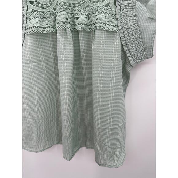 Mine Top Women MEDIUM NWT Mint Sage Green Short Sleeve Ruffle Neck Lace Yoke - Picture 4 of 9
